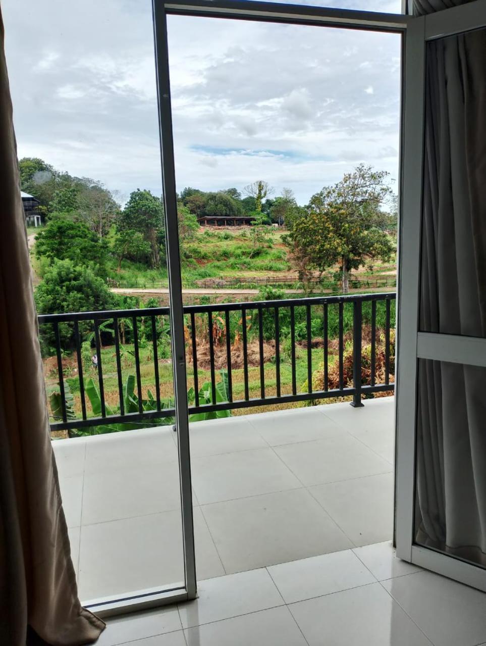 Pinnawala Elephant Front View Hotel Rambukkana Exterior foto